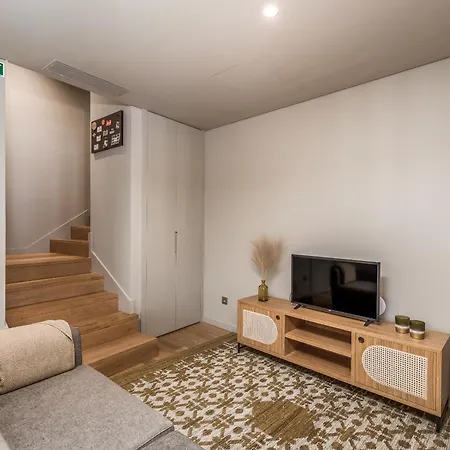 Legends House By Sweet Aparthotel 2*